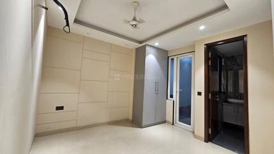 Bedroom Image of 1350 Sq.ft 3 BHK Builder Floor for sale in Freedom Fighters Enclave New Delhi for Rs. 9500000