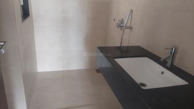 Bathroom Image of 640 Sq.ft 1 RK Apartment / Flat for rent in Lodha Belmondo, Gahunje Pune for Rs. 27000