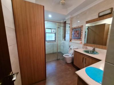 Bathroom Image of 7000 Sq.ft 6 BHK Duplex for sale in Park Street Area Kolkata for Rs. 120000000