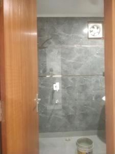 Common Bathroom Image of 900 Sq.ft 2 BHK Builder Floor for sale in Kalkaji New Delhi for Rs. 16000000