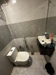 Bathroom Image of 700 Sq.ft 1 BHK Apartment / Flat for rent in Eachachhar Greater Noida for Rs. 16000