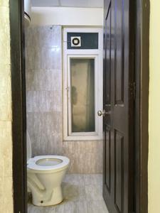 Common Bathroom One Image of 600 Sq.ft 1 BHK Apartment / Flat for rent in Rishabh Cloud 9 Towers, Vaishali Ghaziabad for Rs. 20000