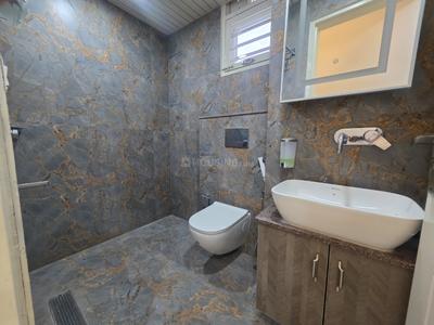 Bathroom Image of 300 Sq.ft 1 RK Apartment / Flat for rent in Mothrowala Dehradun for Rs. 6000