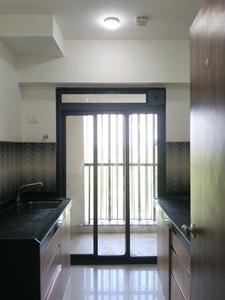 Kitchen Image of 900 Sq.ft 2 BHK Apartment / Flat for rent in Lodha Splendora Riverview, Kasarvadavali Thane for Rs. 27000