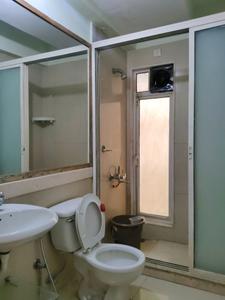 Common Bathroom Image of 980 Sq.ft 2 BHK Apartment / Flat for sale in Hiranandani Estate Queens Gate, Hiranandani Estate Thane for Rs. 18000000