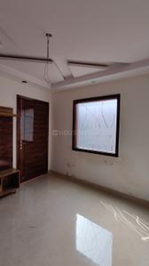 Bedroom Image of 950 Sq.ft 3 BHK Builder Floor for sale in Shalimar Bagh New Delhi for Rs. 18100000