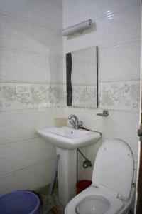 Bathroom Image of 900 Sq.ft 2 BHK Builder Floor for sale in Lajpat Nagar New Delhi for Rs. 15500000