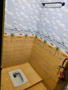 Bathroom Image of 1600 Sq.ft 2 BHK Independent House for rent in Otthakadai Madurai for Rs. 14500