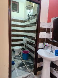 Bathroom Image of 820 Sq.ft 3 BHK Independent House for rent in Bamheta Village Ghaziabad for Rs. 20000