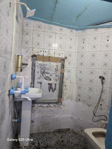 Bathroom Image of 1197 Sq.ft 2 BHK Apartment / Flat for rent in Okhla New Delhi for Rs. 25000