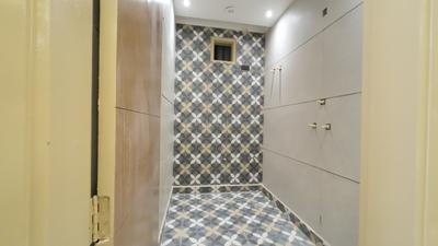 Bathroom Image of 900 Sq.ft 3 BHK Builder Floor for sale in Nangli Sakrawati New Delhi for Rs. 7300000