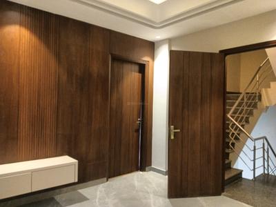 Living Room Image of 1450 Sq.ft 3.5 BHK Apartment / Flat for sale in Emaar Palm Hills, Sector 77 Gurgaon for Rs. 18200000
