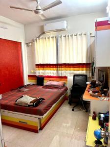 Bedroom Image of 1200 Sq.ft 3 BHK Apartment / Flat for rent in Magarpatta Cosmos Apartment, Magarpatta City Pune for Rs. 60000