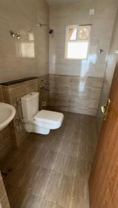 Bathroom Image of 969 Sq.ft 3 BHK Apartment / Flat for rent in Alta, Thaiyur Chennai for Rs. 35000