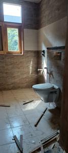 Bathroom Image of 1500 Sq.ft 3 BHK Apartment / Flat for sale in Vasant Kunj New Delhi for Rs. 32500000