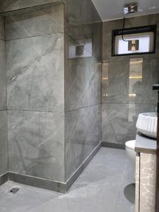 Common Bathroom Image of 900 Sq.ft 3 BHK Apartment / Flat for sale in Janakpuri New Delhi for Rs. 14000000