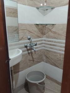 Bathroom Image of 1000 Sq.ft 2 BHK Apartment / Flat for rent in Barjatya Pearl Galaxy, Bhicholi Mardana Indore for Rs. 16000