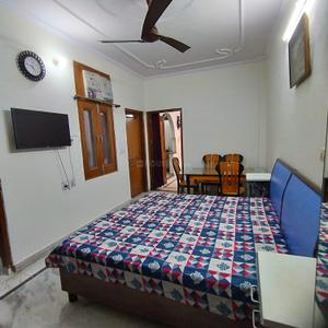 Bedroom Image of 757 Sq.ft 1 BHK Builder Floor for rent in Sector 5 Rohini New Delhi for Rs. 24000