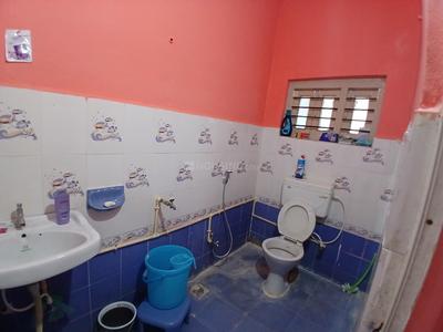 Bathroom Image of 600 Sq.ft 1 RK Independent House for rent in Tarnaka Secunderabad for Rs. 18000