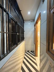Balcony Image of 450 Sq.ft 1 BHK Builder Floor for rent in Dwarka Mor New Delhi for Rs. 17500