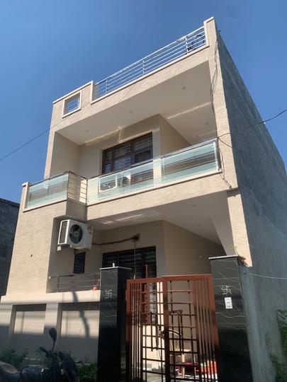 sunny enclave 125 Main Image 1