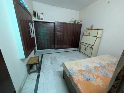 Bedroom Image of 1300 Sq.ft 2 BHK Builder Floor for rent in Gomti Nagar Lucknow for Rs. 26000