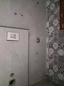 Common Bathroom Image of 1500 Sq.ft 3 BHK Apartment / Flat for sale in Triveni Homz, Sector 104 Noida for Rs. 7200000