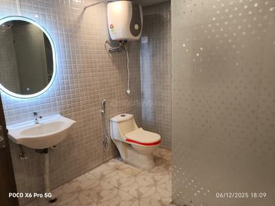Image of 2300 Sq.ft 4 BHK Apartment / Flat for sale in Amrapali Heartbeat City IV, Sector 107, Noida for Rs. 32500000
