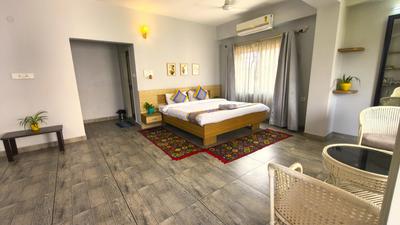 Hall Image of 4000 Sq.ft 7 BHK Builder Floor for rent in Kahilipara Guwahati for Rs. 90000