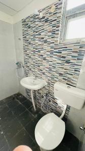 Bathroom Image of 400 Sq.ft 1 BHK Apartment / Flat for rent in AVL 36, Sector 36 Gurgaon for Rs. 22000
