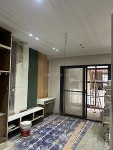Bedroom Image of 2700 Sq.ft 4 BHK Builder Floor for sale in Vivek Vihar New Delhi for Rs. 61100000