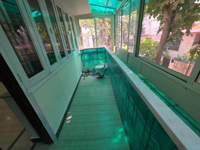 Balcony Image of 2000 Sq.ft 3.5 BHK Duplex for sale in DDA B5 and 6 Block D, Vasant Kunj New Delhi for Rs. 46000000