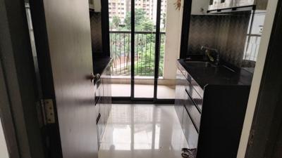 Kitchen Image of 900 Sq.ft 2 BHK Apartment / Flat for rent in Lodha Splendora Riverview, Thane West Thane for Rs. 28900