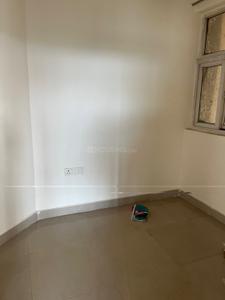 Bedroom Image of 940 Sq.ft 2.5 BHK Apartment / Flat for rent in Amrapali Silicon City, Sector 76 Noida for Rs. 30000