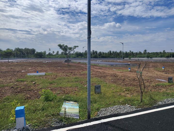 TVS Emerald Lake Shore Main Image 1