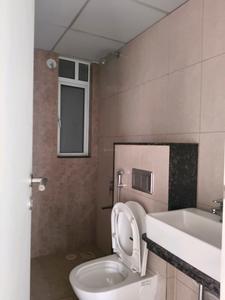 Common Bathroom Image of 900 Sq.ft 3 BHK Apartment / Flat for sale in Godrej Green Vistas by Godrej Properties Ltd. , Mahalunge Pune for Rs. 9400000