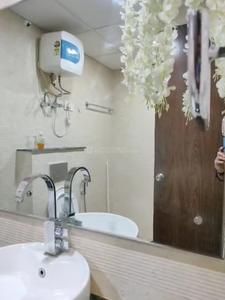 Bathroom Image of 2050 Sq.ft 4 BHK Apartment / Flat for rent in Gomti Nagar Extension Lucknow for Rs. 45000