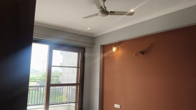 Bedroom Image of 2500 Sq.ft 3 BHK Builder Floor for rent in BPTP Amstoria , Sector 102 Gurgaon for Rs. 50000