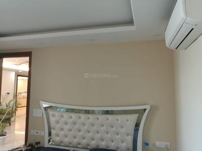 Bedroom Image of 1000 Sq.ft 2 BHK Independent House for rent in RWA Lajpat Nagar 4 Colonies, Lajpat Nagar New Delhi for Rs. 60000
