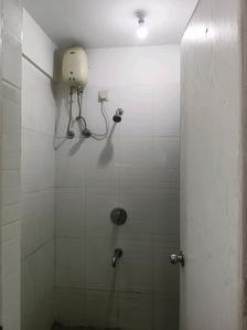 Common Bathroom Image of 584 Sq.ft 1 BHK Apartment / Flat for sale in Lodha Casa Bella Gold, Usarghar Thane for Rs. 3100000