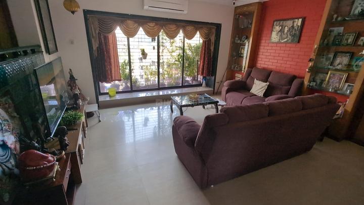 Kingston Complex Living Room 1