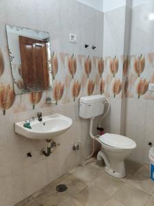 Bathroom Image of 2500 Sq.ft 3.5 BHK Builder Floor for rent in Sector 108 Noida for Rs. 35000