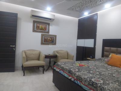Bedroom Image of 3000 Sq.ft 4 BHK Builder Floor for rent in South Extension II New Delhi for Rs. 175000
