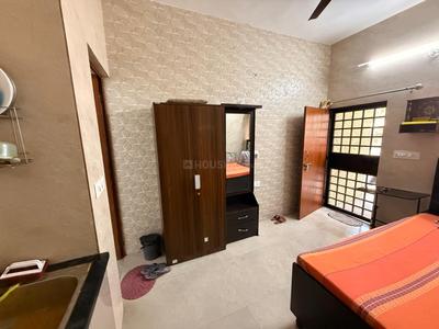 Bedroom Image of 370 Sq.ft 1 RK Builder Floor for rent in Arun Vihar, Sector 37 Noida for Rs. 16400