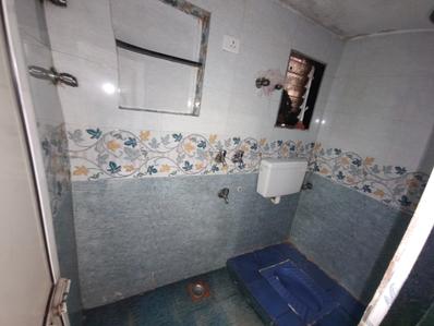 Bathroom Image of 560 Sq.ft 1 BHK Apartment / Flat for rent in Mankhurd Mumbai for Rs. 15000