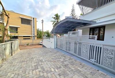 Balcony Image of 1800 Sq.ft 3 BHK Independent House for sale in Aluva Kochi for Rs. 9000000