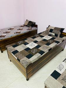 Bedroom Image of Smart rooms in Pitampura, New Delhi