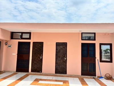 Balcony Image of 700 Sq.ft 1.5 BHK Independent House for rent in Indirapuram Ghaziabad for Rs. 19000