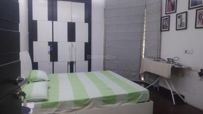 Bedroom Image of 3000 Sq.ft 4 BHK Builder Floor for rent in South Extension II New Delhi for Rs. 175000