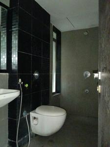 Common Bathroom Image of 1000 Sq.ft 2.5 BHK Apartment / Flat for rent in Lodha Splendora, Thane West Thane for Rs. 30000